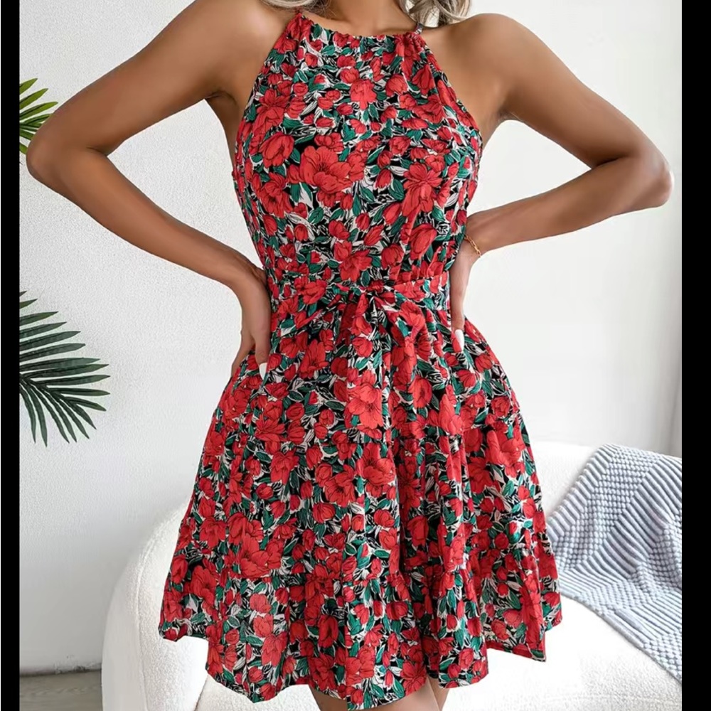 🌺 Flirty floral Halter Dress - Picture 3 of 6